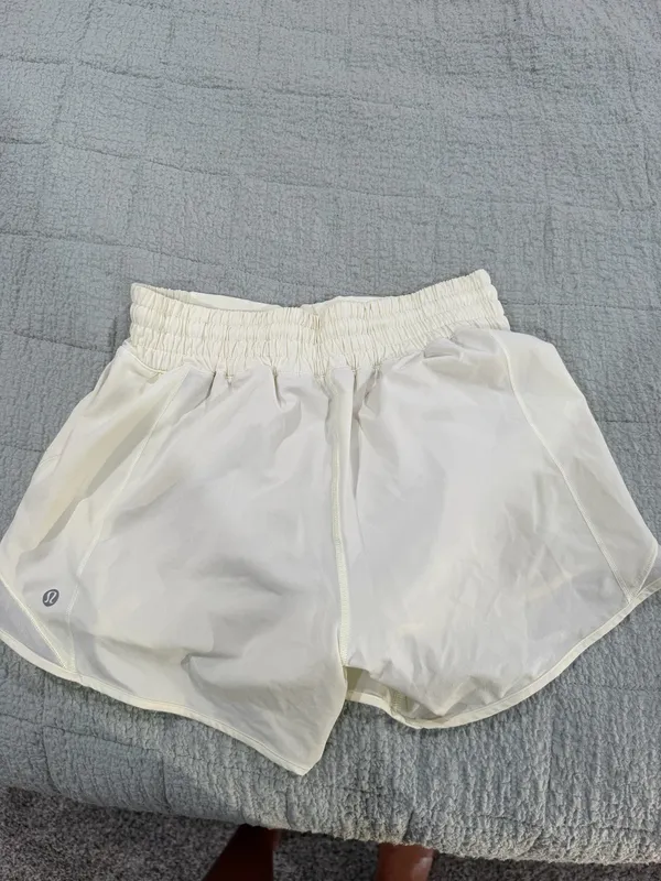 Hotty Lululemon Hot Shorts 4" - Image 2