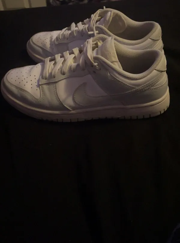 Grey Nike Dunk - Image 2