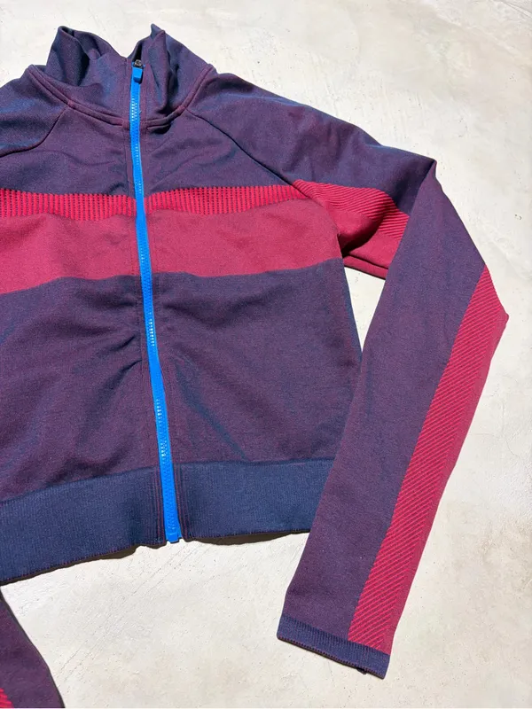 Fabletics Colorblock Zip-Front Jacket cropped small - Image 5