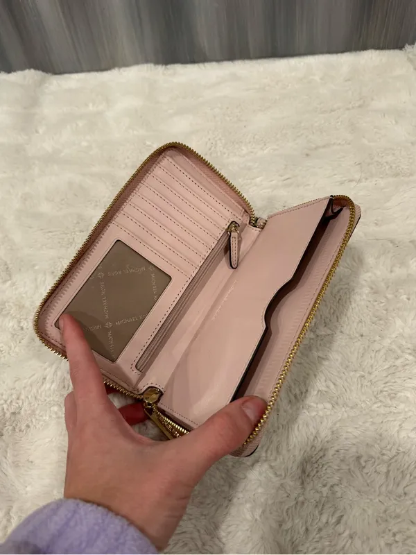 Michael Kors Jet Set Zip Around Wallet - Image 5
