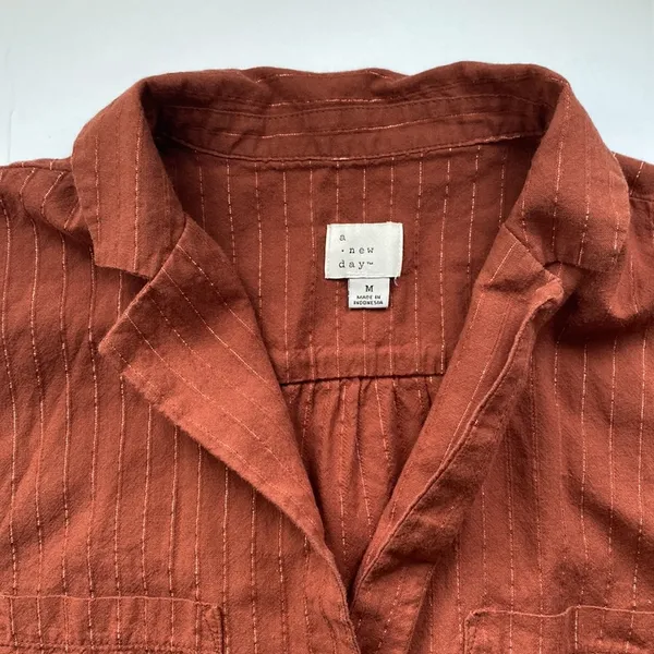 shimmer thread button front camp blouse, size medium - Image 4