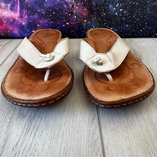 Born Beige Leather Thong Flat Slip On Sandals B86811‎ Women Sz 10 - Image 3