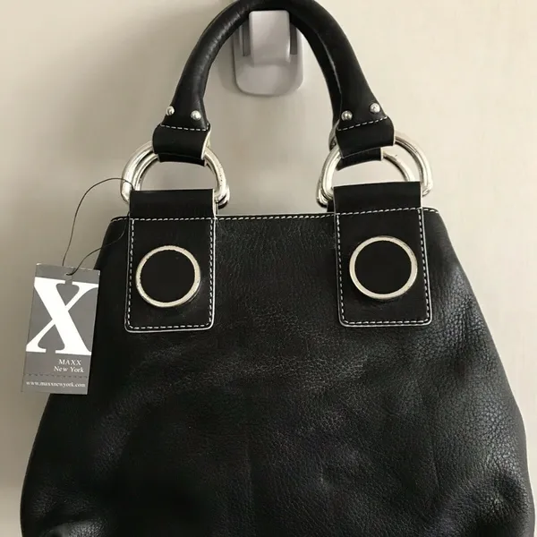 MAXX NEW YORK Medium Black Leather Handle Bag - Image 3