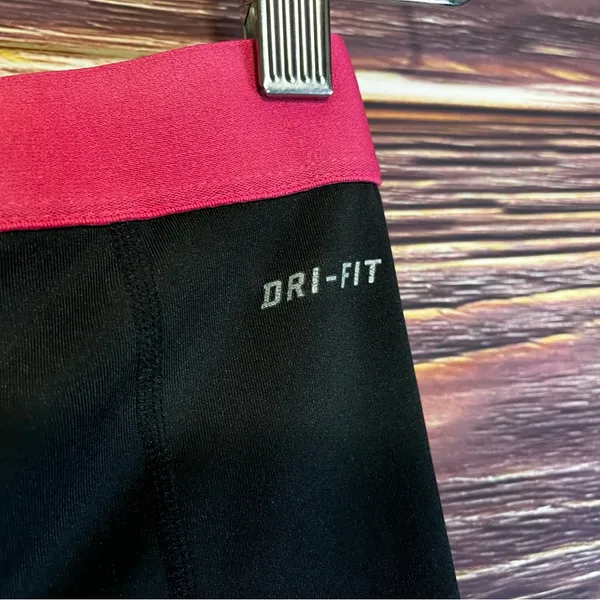 Nike Comfort Pro Women’s Pant Medium Black Mid Rise Fitted. - Image 3