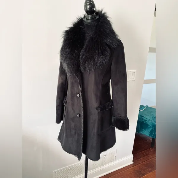 Nice stylish GUESS coat 🖤🖤🖤 - Image 3