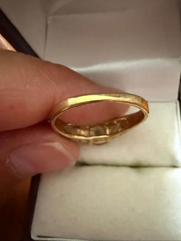 Vintage 14 KT HGE Gold-Tone Solitaire Ring with Clear Center Stone Size 7 3/4 - Image 7