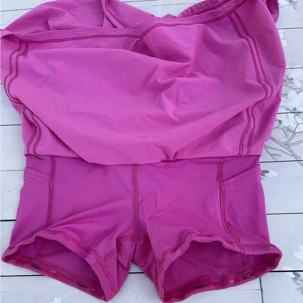Lululemon Athletica Fuchsia Skirt - Image 2