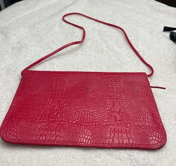 Faux Red Patent Alligator Purse 80s Shiny Red Faux - Image 4