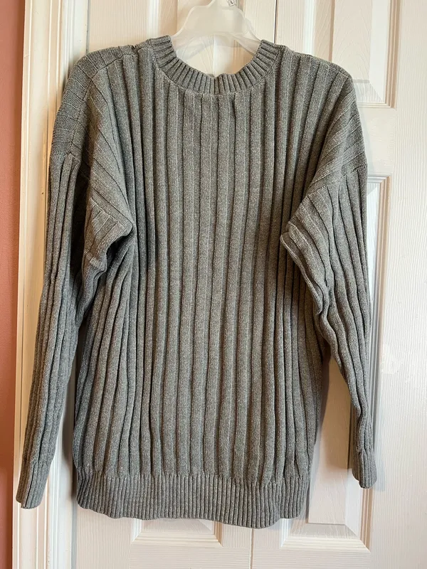 Hollister Gray Crew Neck Ribbed Sweater - Image 4
