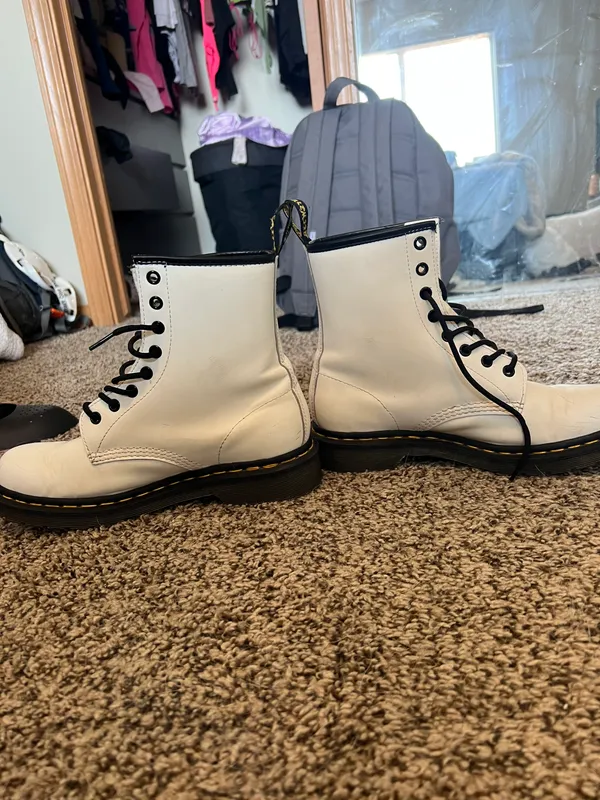 Dr. Martens s White Boots - Image 2