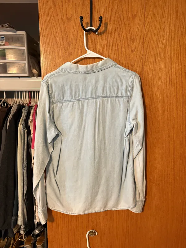 Jones New York Light blue button down top - Image 3