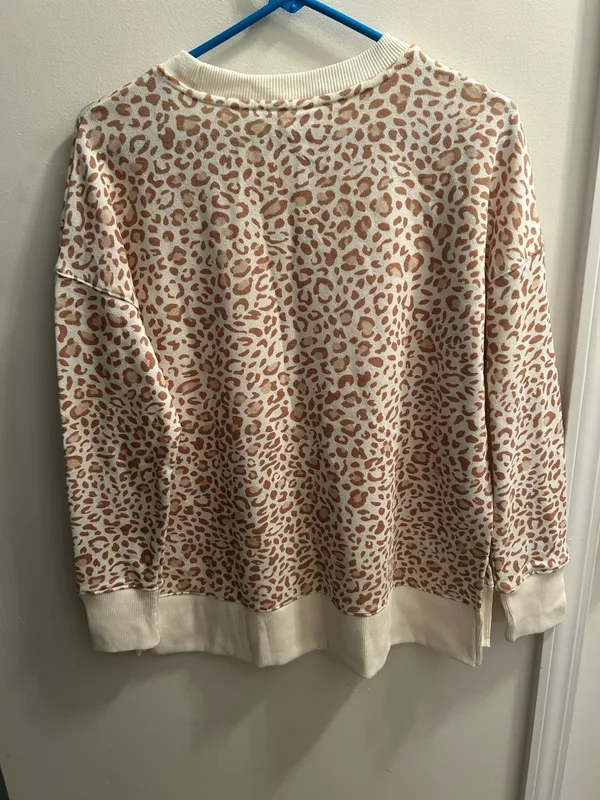 Time and Tru Crewneck Sweatshirt - Image 3