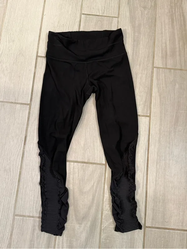 Athleta Black High-Rise Cropped Leggings with Ruched Calf - Image 4