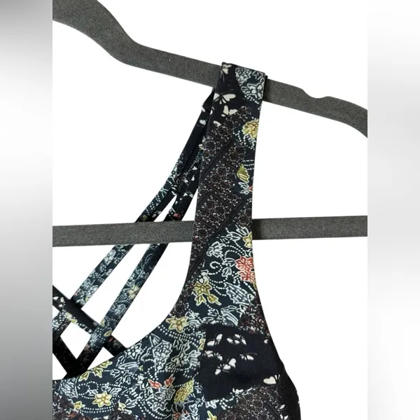 Lululemon‎ Free To Be Serene Bra Women’s Size 4 Black Floral Strappy Sports Bra - Image 3