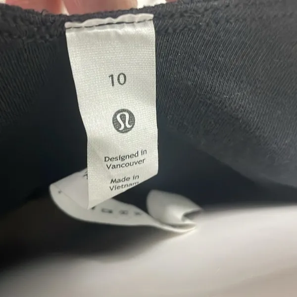 Lululemon ribbed black top size 10 - Image 6