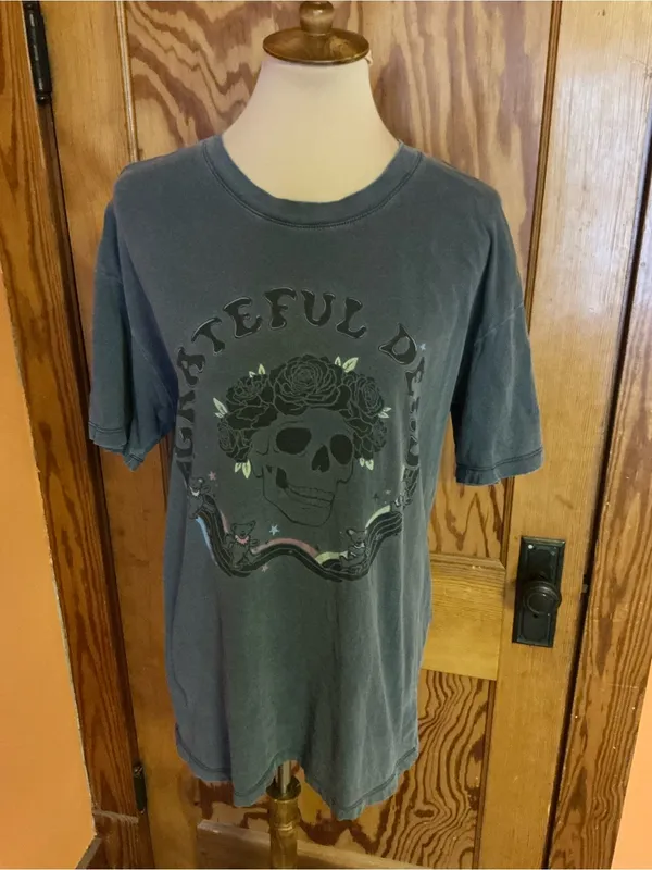 Grateful Dead Skull Roses Graphic Tee American Eagle Band Tee Oversized Band - Image 3