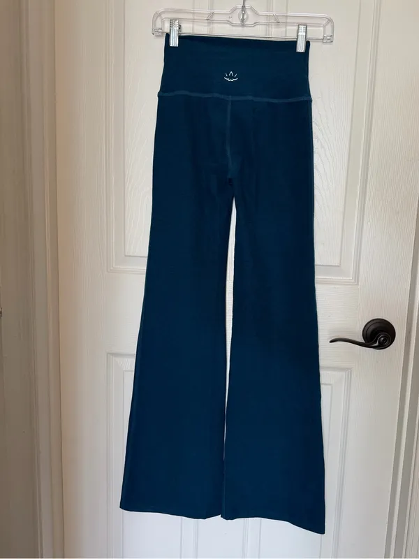 Beyond Yoga Spacedye At Your Leisure Bootcut Pant Blue Crossover Waist XS - Image 5