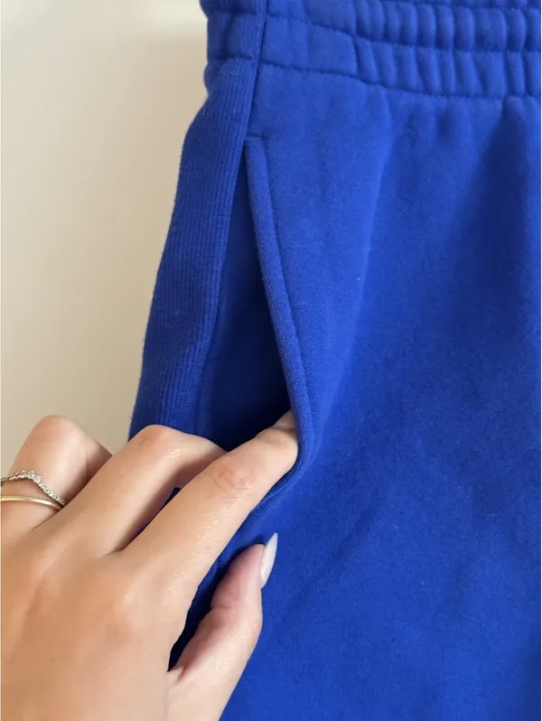 Aritzia TNA Cozy Fleece Boyfriend Mid-Thigh Shorts Blue XS #94293 - Image 7