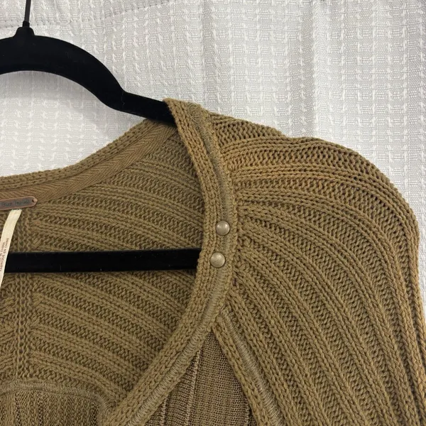 Free People Tunic Womens Size Small Sweater Ribs Ruffles Olive Green Long Sleeve - Image 3