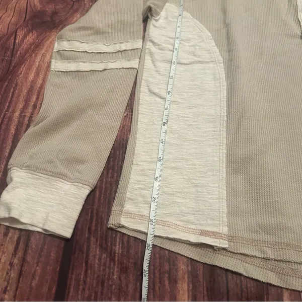 Women’s Hem & Thread Henley Tan Cream Size Medium - Image 4