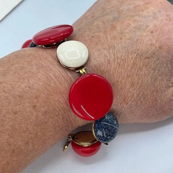 Vintage red white blue button style link bracelet. - Image 6