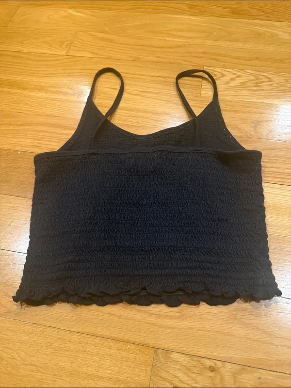 Hollister black smocked tank top size small. - Image 4
