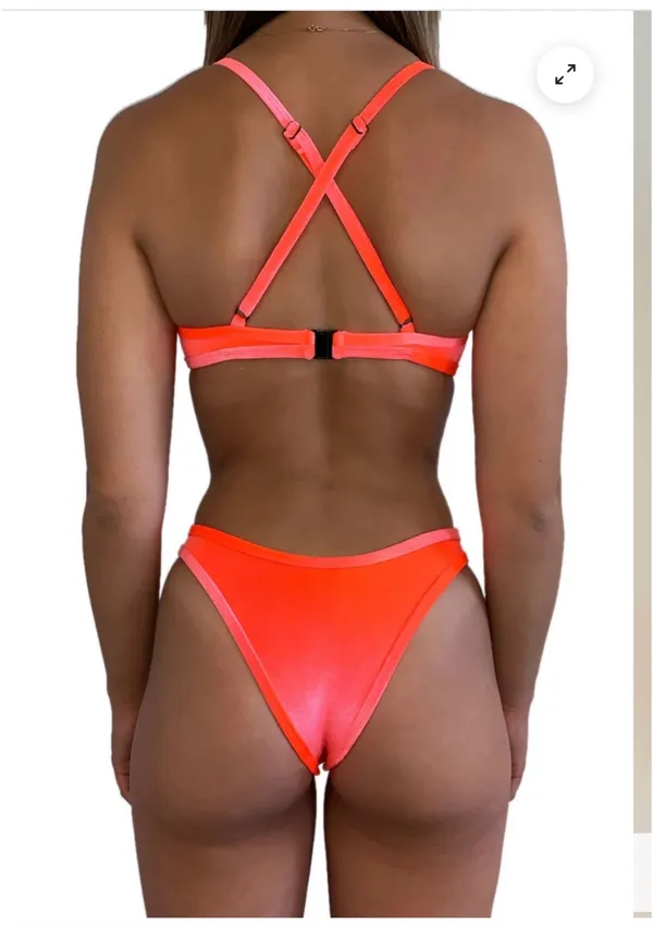 Hoaka hot pink velvet bikini set - Image 3