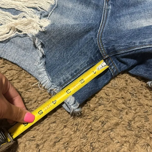 Good American jean shorts - Image 5