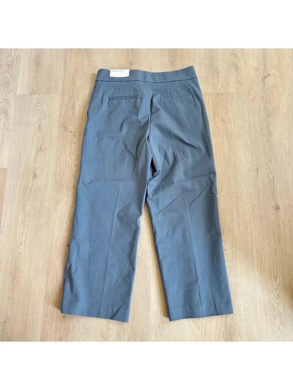 Loft NWT Women's Gray High Rise Slim Wide Leg Crop Pants Size 6 - Image 8
