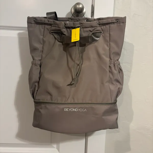 Beyond Yoga NWT  Backpack - Image 5
