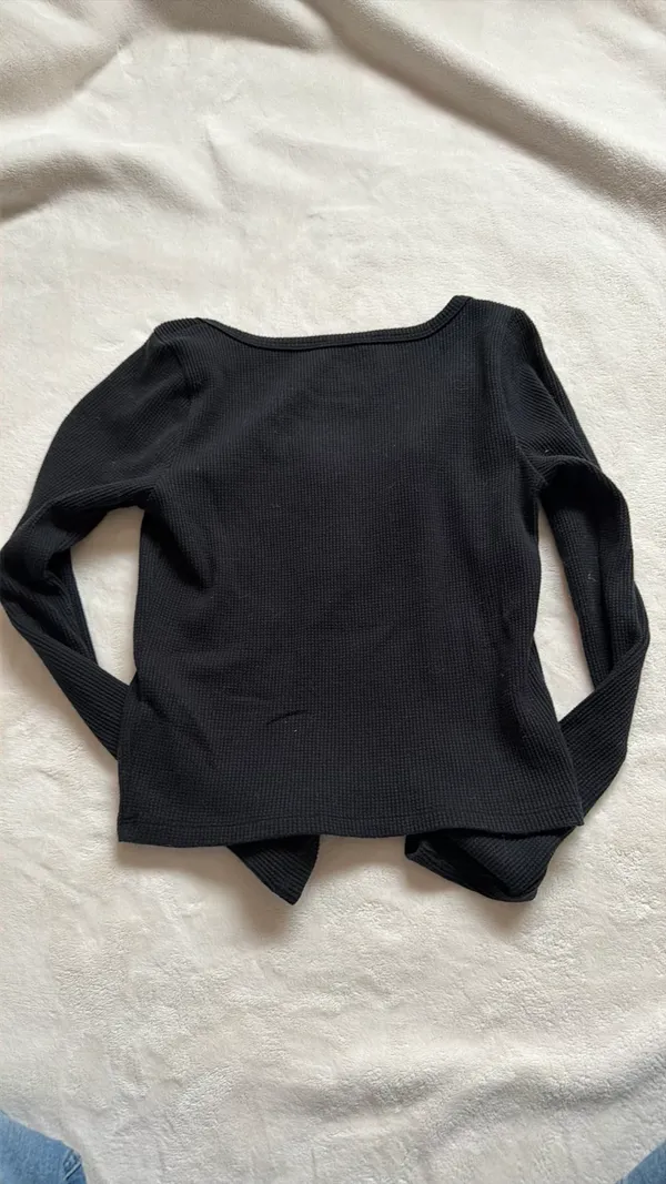 Hollister Long Sleeve - Image 2