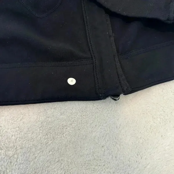 Lululemon womwens jacket size 4 - Image 8