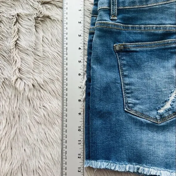 NWT Judy Blue denim distressed Leopard patch shorts size small New High Waist - Image 9