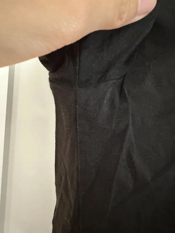 Theory Basic Black T-Shirt Size Small - Image 3