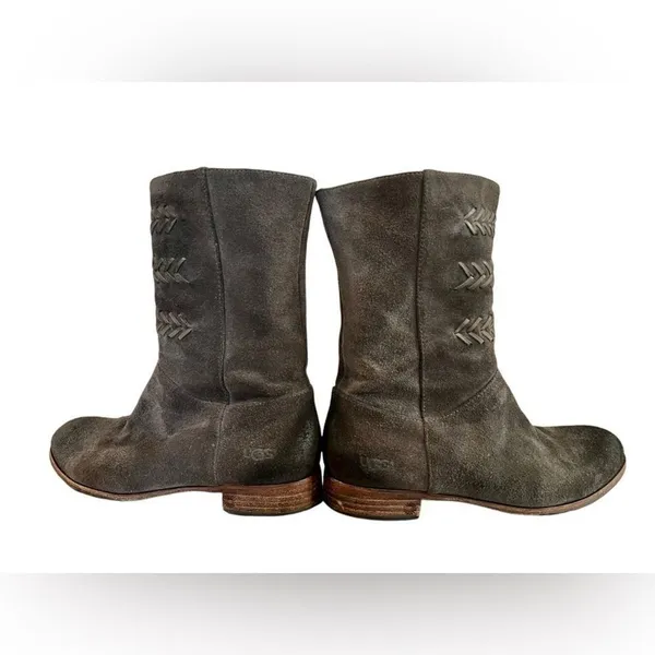 UGG Australia 3282 Cailyn Western Mid Calf Brown Suede‎ Distressed Boot sz 9 - Image 7