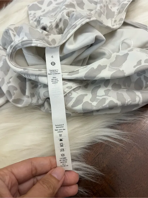 Lululemon Align T-Shirt Cheetah Camo Antique White Multi Size 6 Nulu - Image 4