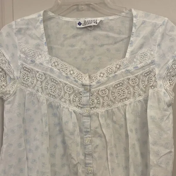 Eileen West classic nightgown size small - Image 3