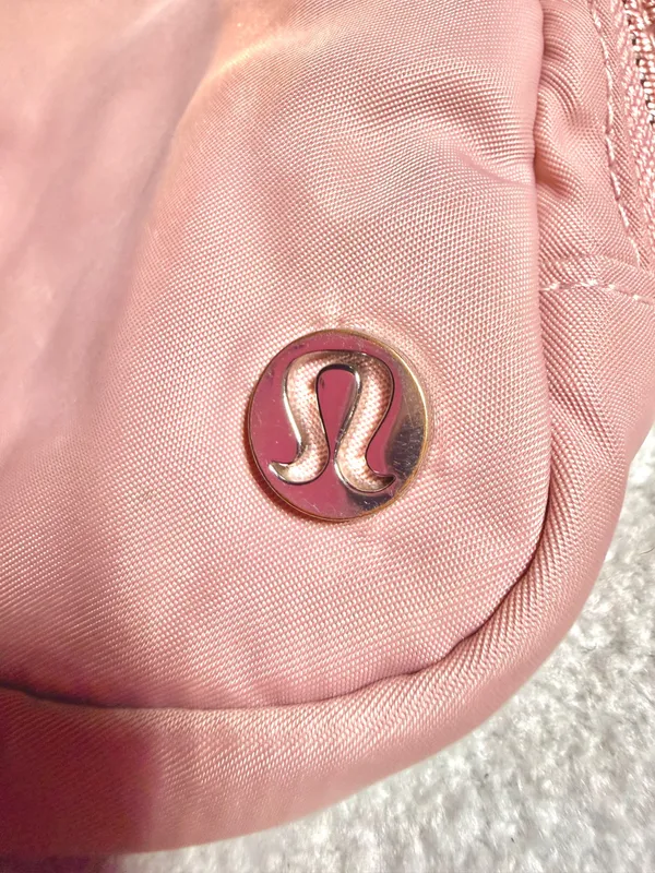 Lululemon Everywhere Belt Pink Pastel 1L Bag Crossbody - Image 2