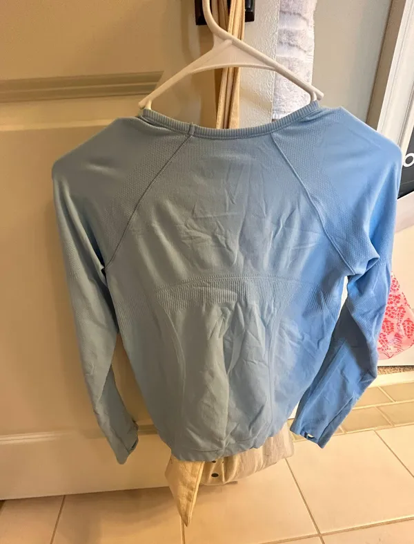 Athleta Long Sleeve girls size 8-10 - Image 2