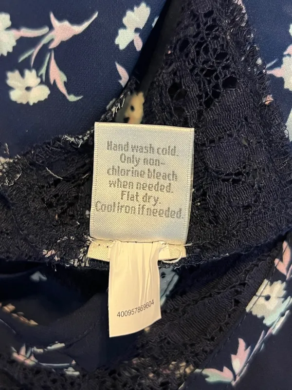 Lauren Conrad Medium Navy Blue Floral Print Short Cap Sleeves Lace Inset - Image 5