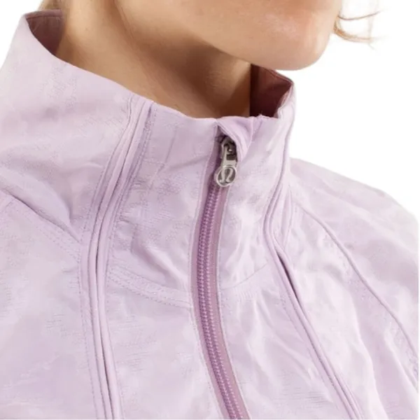 Lululemon Women’s Size 8 Rose Quartz Lavender Jacquard Travel to Track Jacket - Image 3