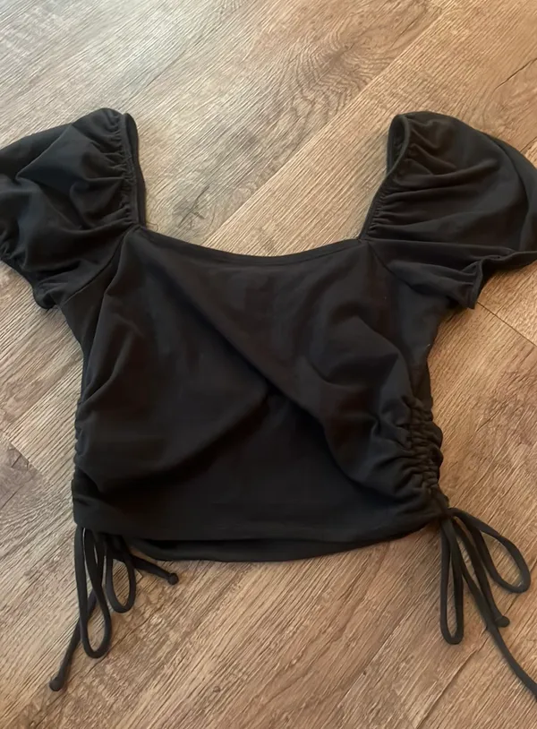 Hollister Crop Top - Image 2