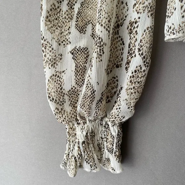 Lucy Paris‎ Snakeskin MobWife Office Siren Smocked Peplum Blouse S Cream - Image 4