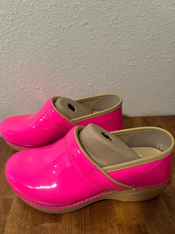 Dansko XP 2.0 Clogs - Image 2