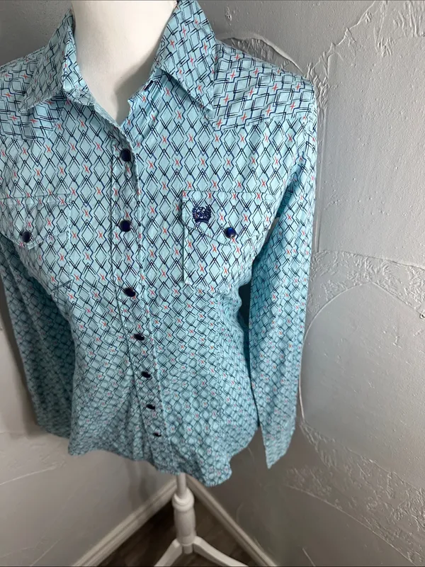 Cinch Women's Light Blue Printed Button-Down Shirt - Image 7