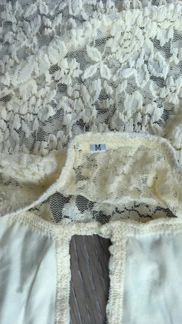 Soft yellow floral lace SHEIN top - Image 4