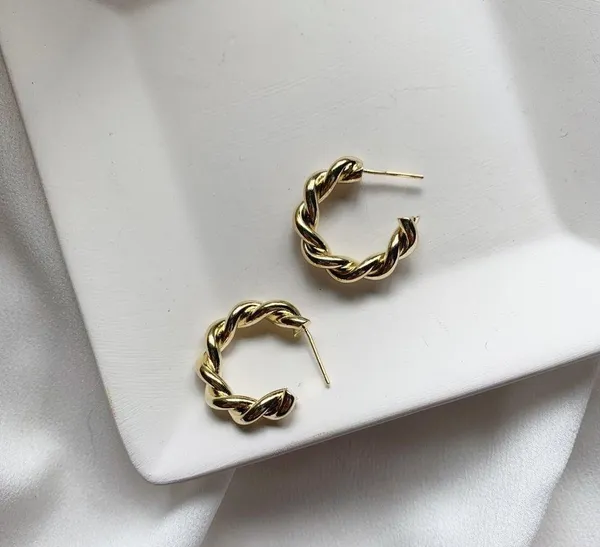 Gold twist hoop earrings - Image 9