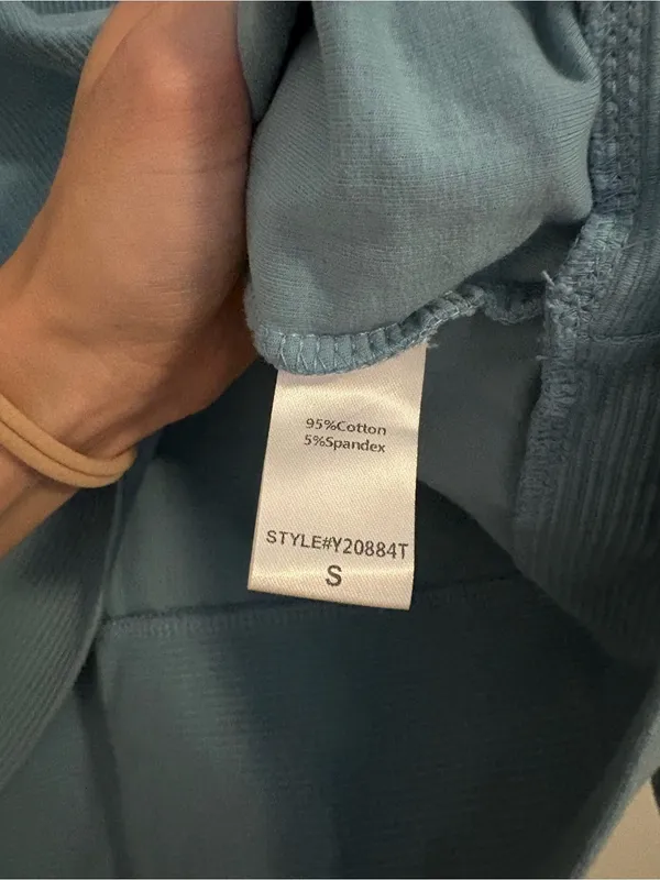 Tuckernuck Blue Thick Turtleneck Sweater size Small - Image 7