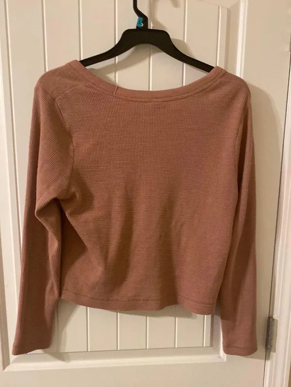 Old Navy Long-sleeve Top - Image 3