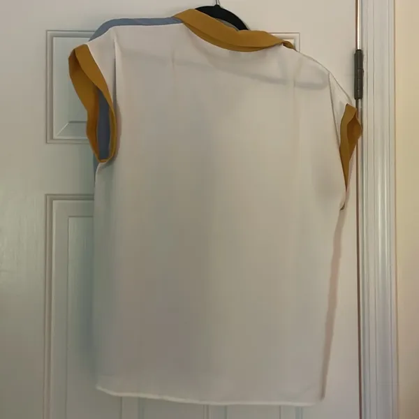 🩷 3/$18 SHEIN Cream and White Buttoned Boxy Top blue mustard yellow button down - Image 5